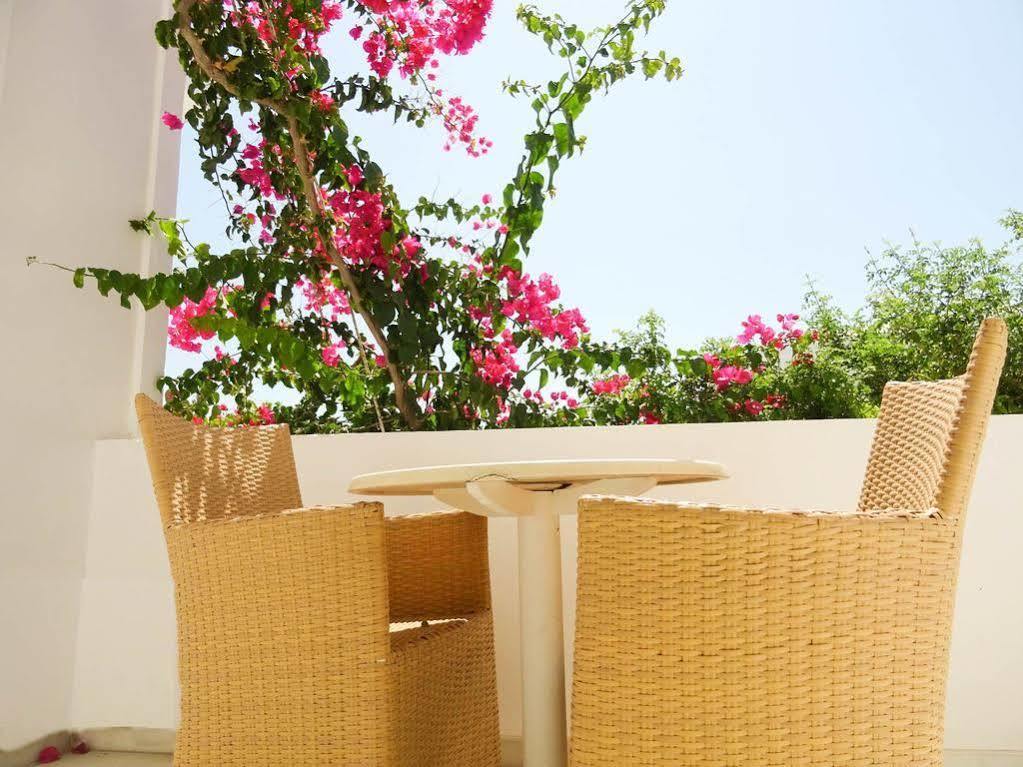 Artemis Hotel Antiparos Екстер'єр фото